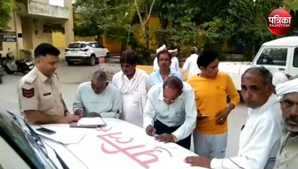 फसल निकलवा रहे किसान की बिगड़ी तबीयत