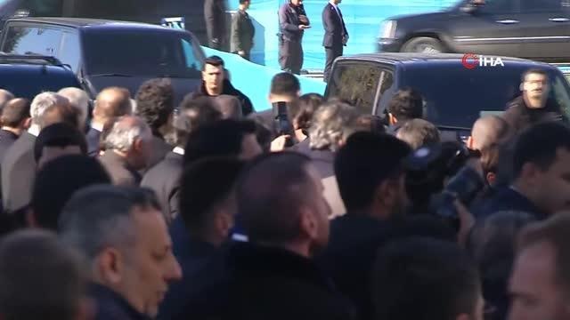 Cumhurbaşkanı Recep Tayyip Erdoğan: Kıblesi Kabe olmayanın artık seccadesi nereye bakar bilemem