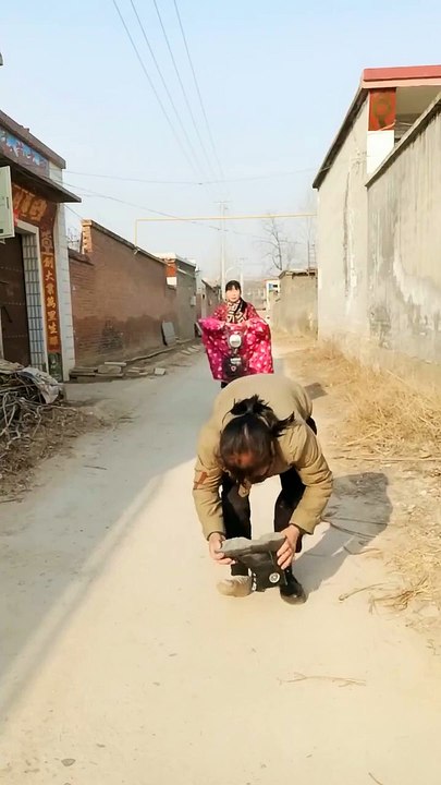 Best_Funny_Videos,__New_Chinese_Funny_Video_try_not_to_laugh_#short_#Funny_#Comedy(720p)