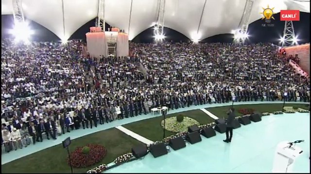 Uğur Işılak Sahne - AK Sevda 16 Yaşında - Ankara - Dombra