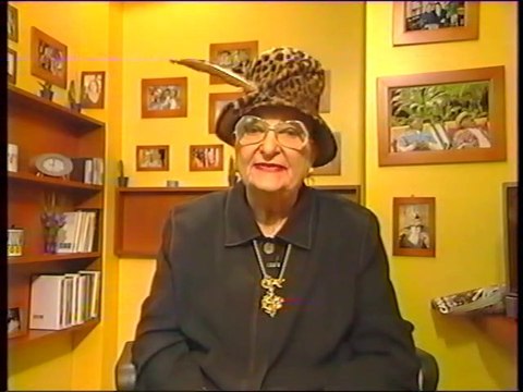 Canal + - 3 Octobre 2001 - Pubs, teasers, speakerine (Hélène Rodier), jingle