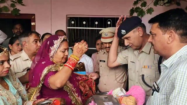 पानी पिलाने वाले युवक की बहन की शादी में पुलिस स्टाफ ने मायरा भरा