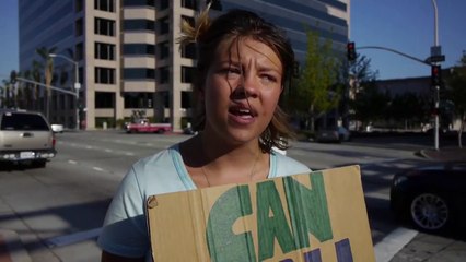 Meet the Young 19 yrs old beautiful homeless girl is a college student