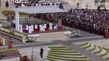البابا فرنسيس يترأس قداس عيد الفصح