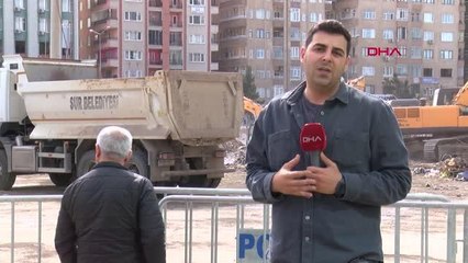 YIKILAN GALERİA SİTESİ'NİN ENKAZINDA 56 YILLIK EMEĞİNDEN KALANLARI BEKLİYOR