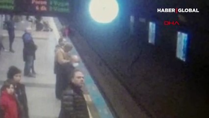 İstanbul'da korku dolu anlar... Üniversiteli genç kız raylara atladı!