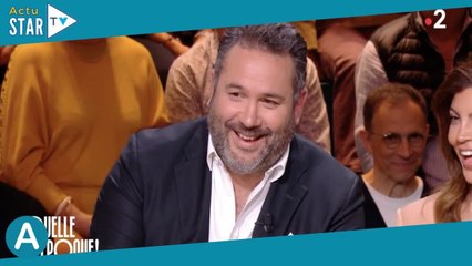 "J'étais mince !" : Bruce Toussaint face à des images d'archives dans Quelle époque !, le journalist