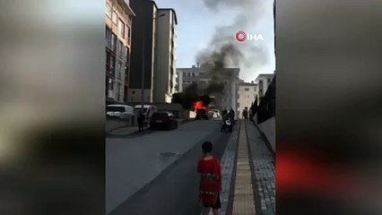 Hafif ticari araç alev alev yandı