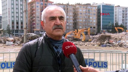 56 yıllık mücadelesini ölene kadar sürdürmek için enkazın başında bekliyor