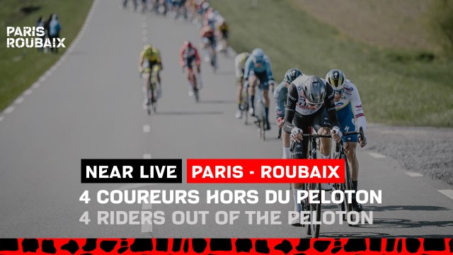 4 coureurs se détachent du peloton / 4 riders break away from the peloton - #ParisRoubaix 2023
