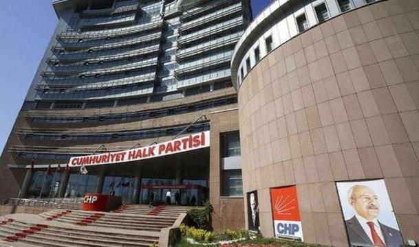 Son Dakika! CHP milletvekili aday listesini teslim etti: Oğuz Kaan Salıcı İstanbul'dan, Sadullah Ergin Ankara'dan aday gösterildi