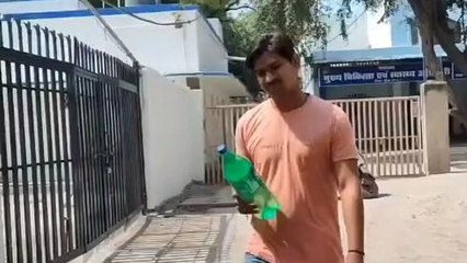मुरैना: दुकानदार ने दी कोल्ड्रिंक की बोतल, डेट देख थाने पहुंचा युवक, जानें पूरा मामला