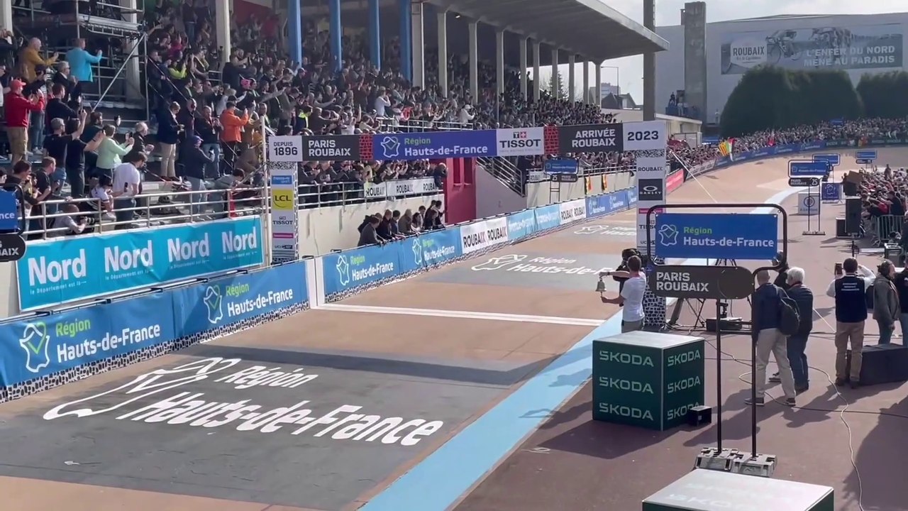 Paris-Roubaix 2023 - Mathieu van der Poel s'offre la Reine des Classiques ! Wout Van Aert et les Jumbo-Visma malchanceux