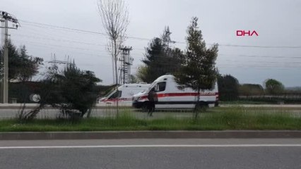 DİYARBAKIR'DA ŞARAMPOLE DEVRİLEN KAMYONETİN SÜRÜCÜSÜ YARALANDI