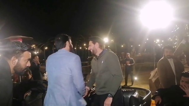 شاہد خان آفریدی کے دستخط کی گئی چیزیں غریبوں کی امداد کے لیے نیلامی کیلئے پیش