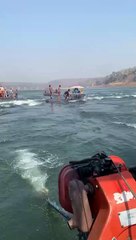 video- बांध से छोड़ा पानी, नर्मदा के बीच फंसे श्रद्धालु