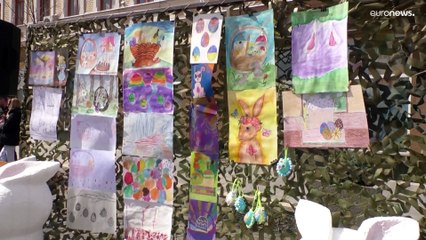 شاهد: معرض مفتوح لبيض عيد الفصح الملون في أوجهورود الأوكرانية