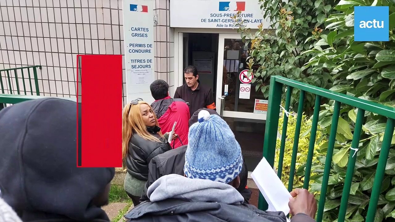 Des heurts devant la sous-préfecture de Saint-Germain-en-Laye (Yvelines)
