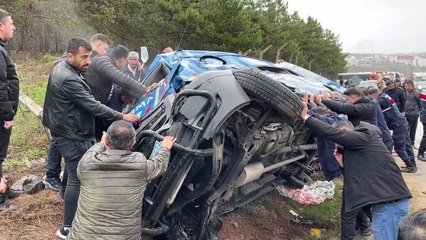 Eskişehir'de zincirleme trafik kazasında 12'si asker 14 kişi yaralandı