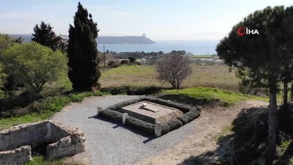 'Türk dostu' İngiliz Subay mezarı Şehitler Abidesi'ni selamlıyor