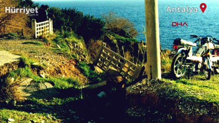 'Otopark' olarak kullanılan yolda kapatılan yarıkların, 21 yıl önceki fotoğrafları ortaya çıktı