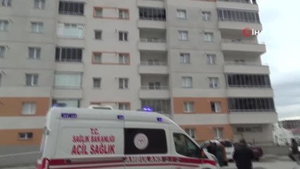 Yangında küle dönen evde 3 yaşındaki çocuk yanarak can verdi