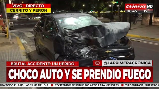 Chocó y se prendió fuego en pleno centro porteño