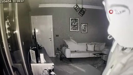200 Bin Liralık Hırsızlık Yapan Şahısları Evin İçinde Bulunan Güvenlik Kamerası Ele Verdi!