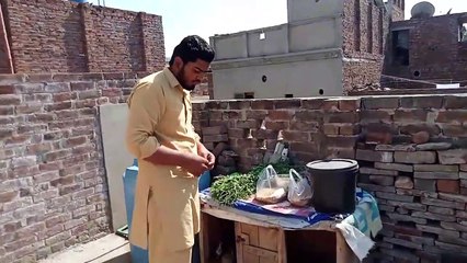 Aj Kafi Din Bad Pigeons Ko Khola