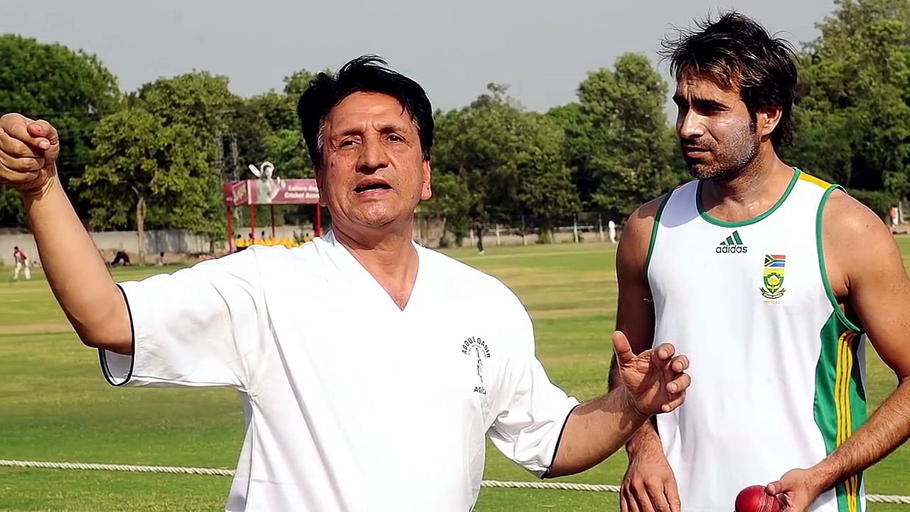 Top 10 All Time Greatest Spinners in Cricket History