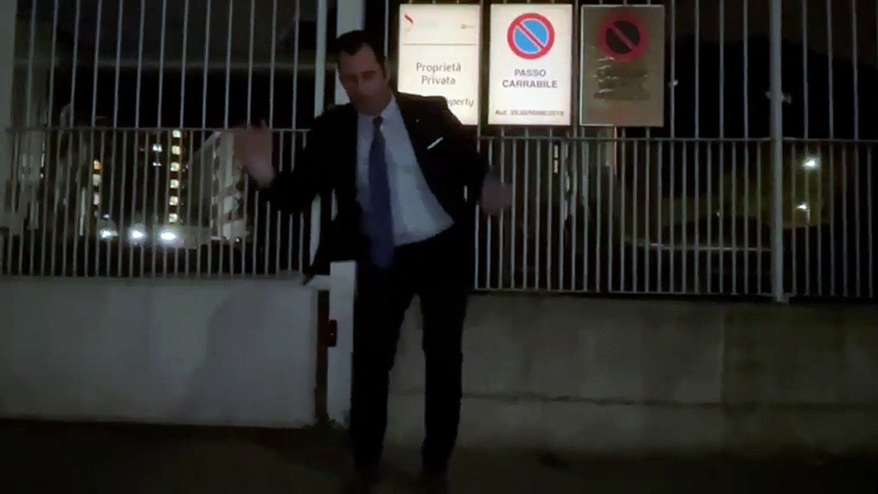 Berlusconi, al San Raffaele il John Travolta di Tú sí que vales: "Silvio mi è simpatico" - Video