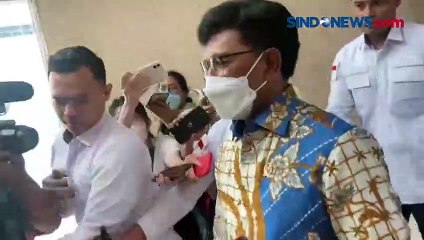 Ditanya Soal Korupsi BTS, Wartawan dan Ajudan Menkominfo Saling Dorong