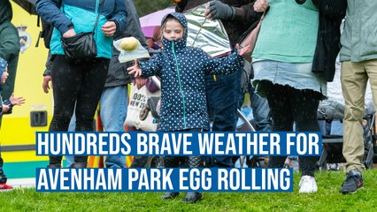 Hundreds brave weather to roll eggs at Avenham Park