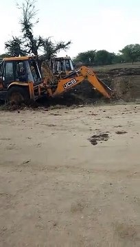 अतिक्रमण हटाने गए दल पर हमला, पचेवर थाना प्रभारी समेत दो जने घायल