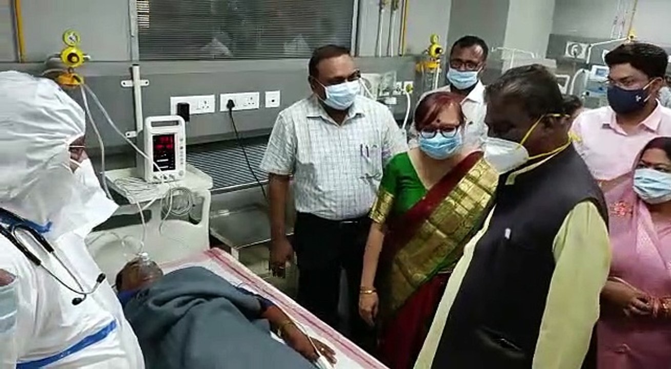 बीस मिनट कंबल में लिपटा रहा मरीज