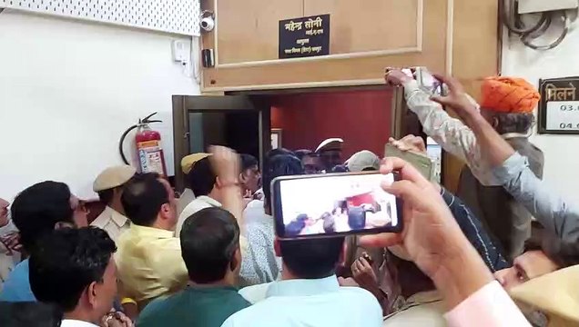 Greater Nagar Nigam Jaipur : फूटा पार्षदों का गुस्सा, महापौर और आयुक्त को भी नहीं छोड़ा
