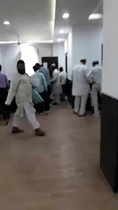 सैकड़ों हाजियों ने जमा किए दस्तावेज, हज हाउस मे...
