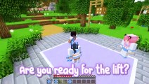 Playing as a CHEERLEADER In Minecraft!