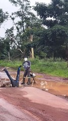 Citizens Use Creative Methods to Let Drivers Know of Road Craters