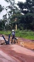 Citizens Use Creative Methods to Let Drivers Know of Road Craters