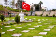 Cizre'de 7 yıl önce terör örgütü PKK'nın saldırısında şehit düşen 12 polis anıldı
