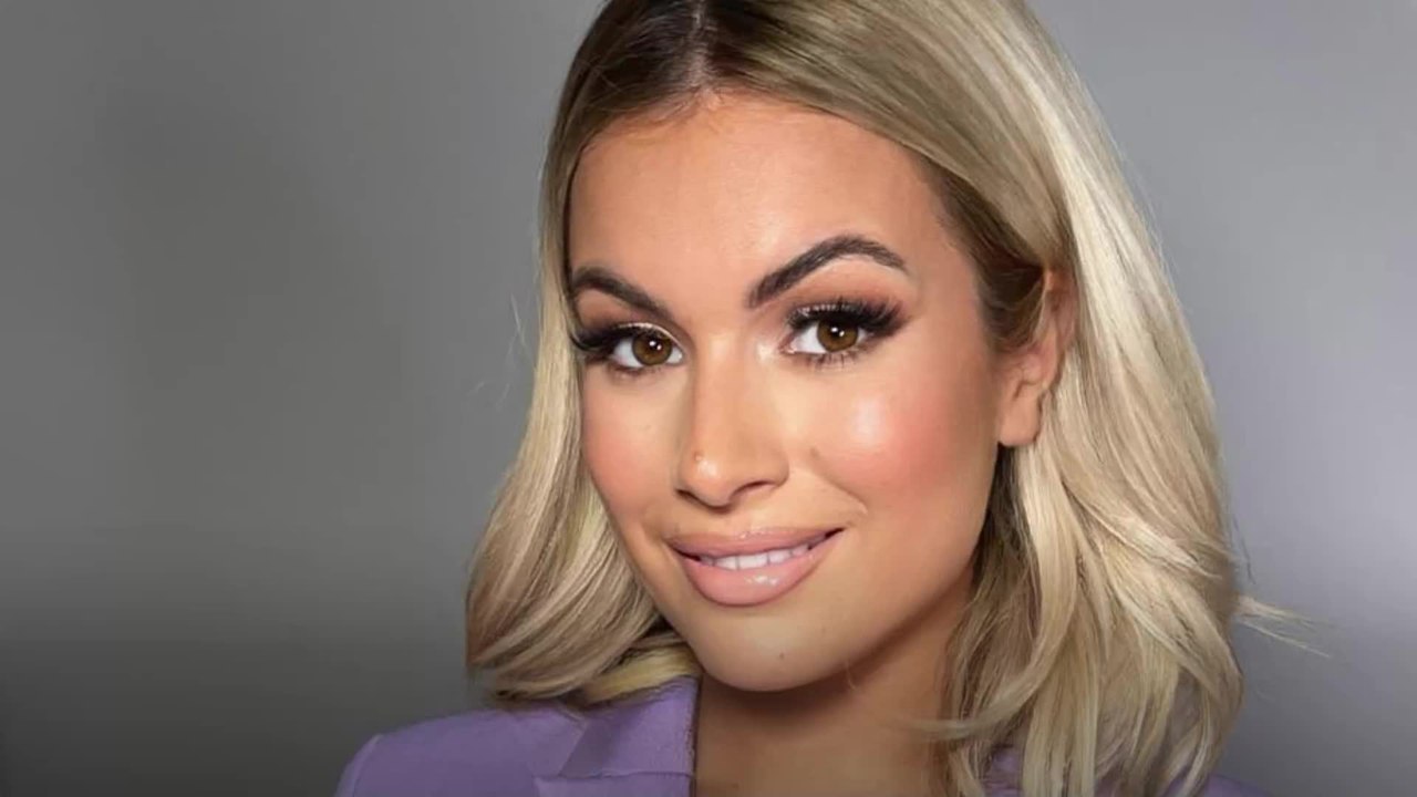 Voici - Carla Moreau a-t-elle retrouvé l'amour ? Elle répond sans tabou sur sa nouvelle vie