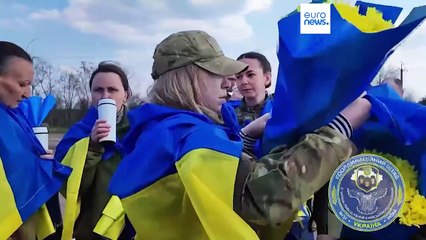 Più di 200 prigionieri russi e ucraini fanno ritorno alle loro case