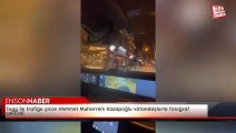 Togg ile trafiğe çıkan Mehmet Muharrem Kasapoğlu vatandaşlarla fotoğraf çektirdi