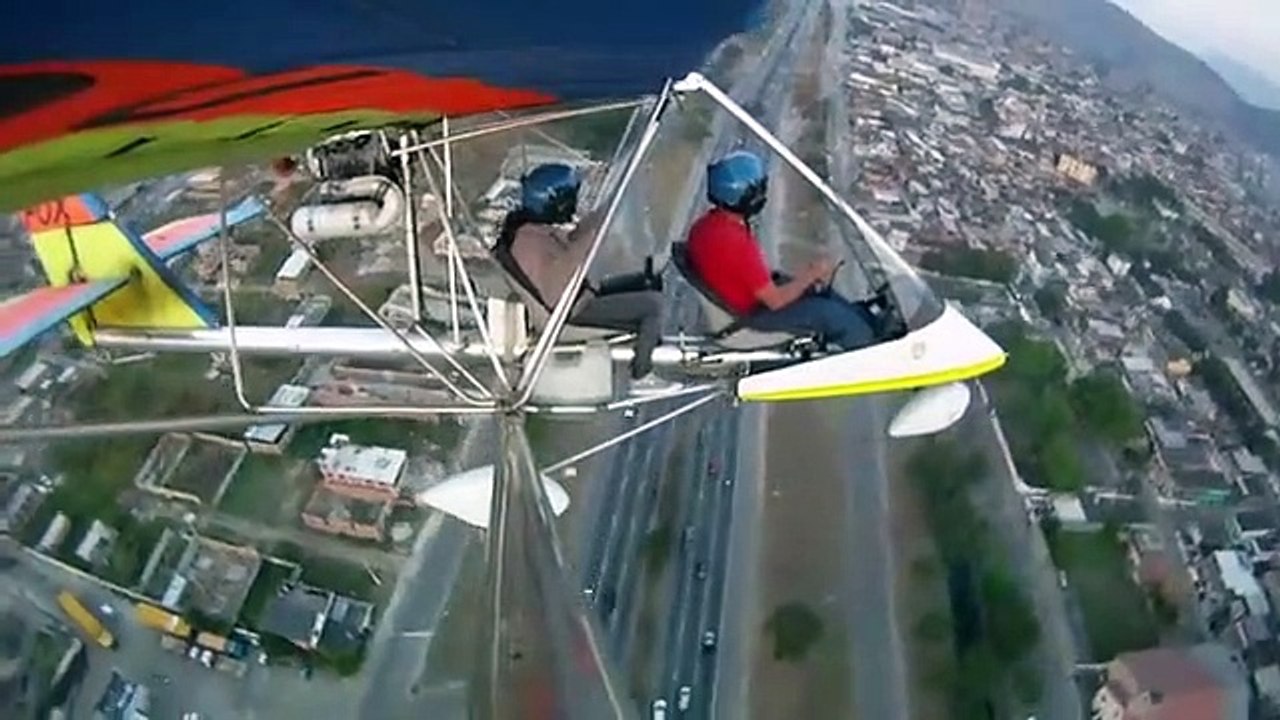 Vôo_de_ultraleve_com_Ari_Emilio_(New_videos_on_the_link_below)(360p)