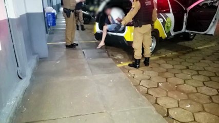 Dupla é detida com arma de fogo artesanal e levada para a 15ª SDP