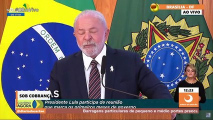 Descargar video: Em discurso de 100 dias, #Lula se emociona ao conclamar #governo para “cuidar das pessoas mais pobres”