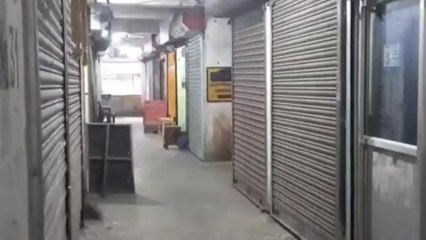 পূর্ব বর্ধমান: বকেয়া ২ কোটি! হকার্স মার্কেটে একাধিক দোকানে তালা দিল পুরসভা