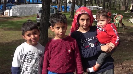Evleri yıkılan aileler ormanı mesken tuttu: "Kendimizi burada güvende hissediyoruz"