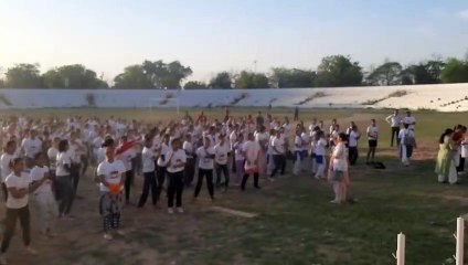 महिला मैराथन में दौड़ने के लिए महिलाओं की उमड़ी भीड़